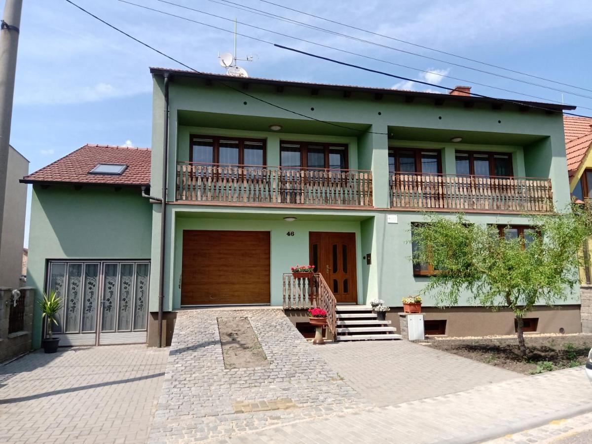 U Hradeb Apartment Микулов Екстериор снимка