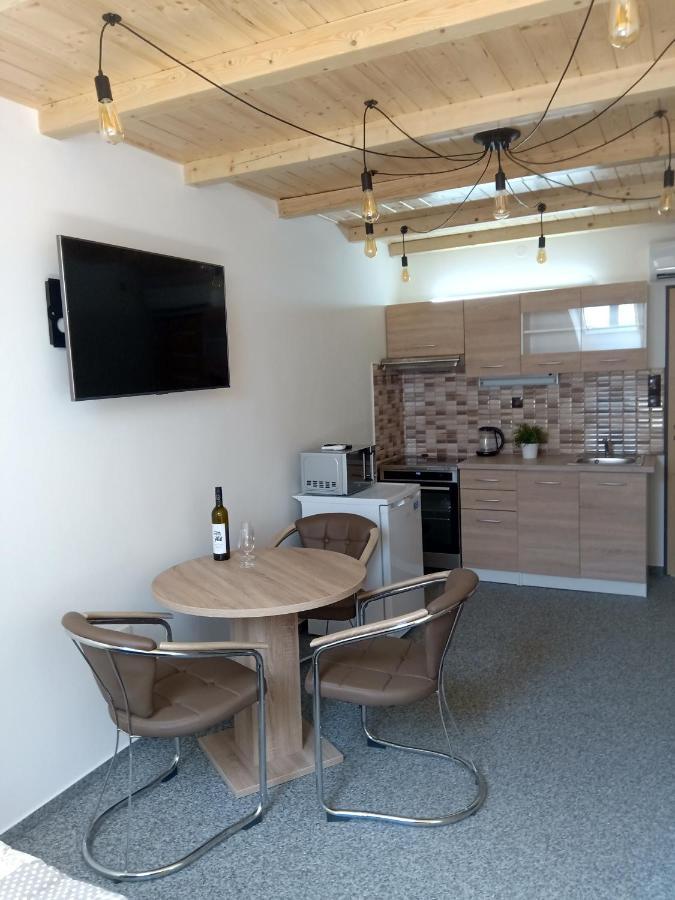 U Hradeb Apartment Микулов Екстериор снимка